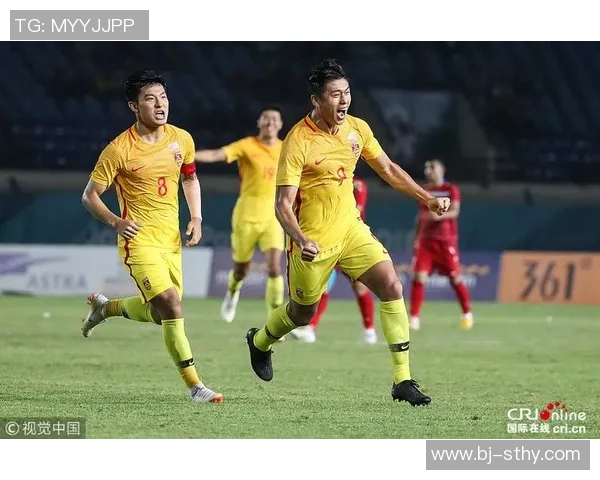 叙利亚与中国足球队激战正酣精彩赛事引发球迷热议与期待